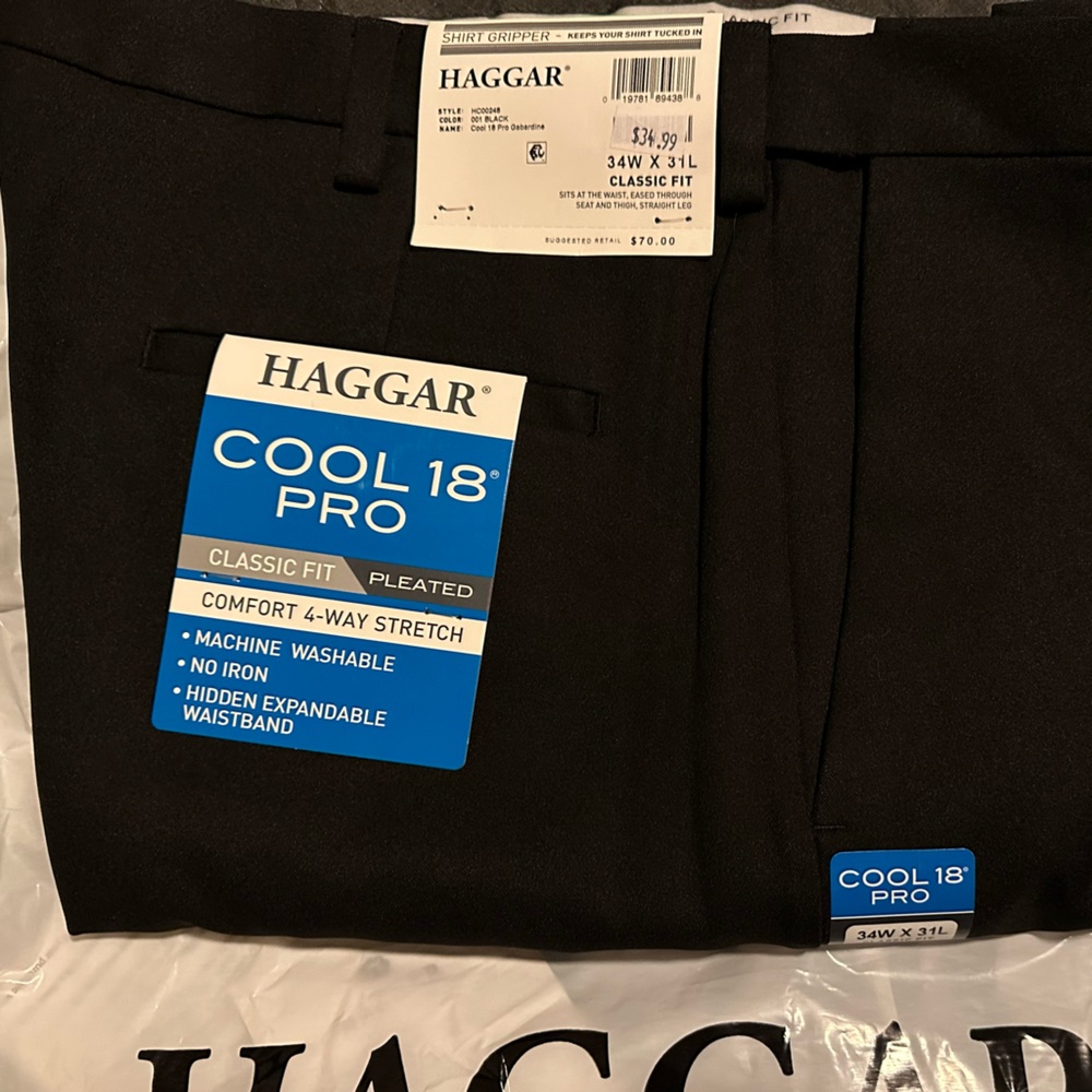 34x31 Black Haggar Cool sport, classic fit, pleated slacks